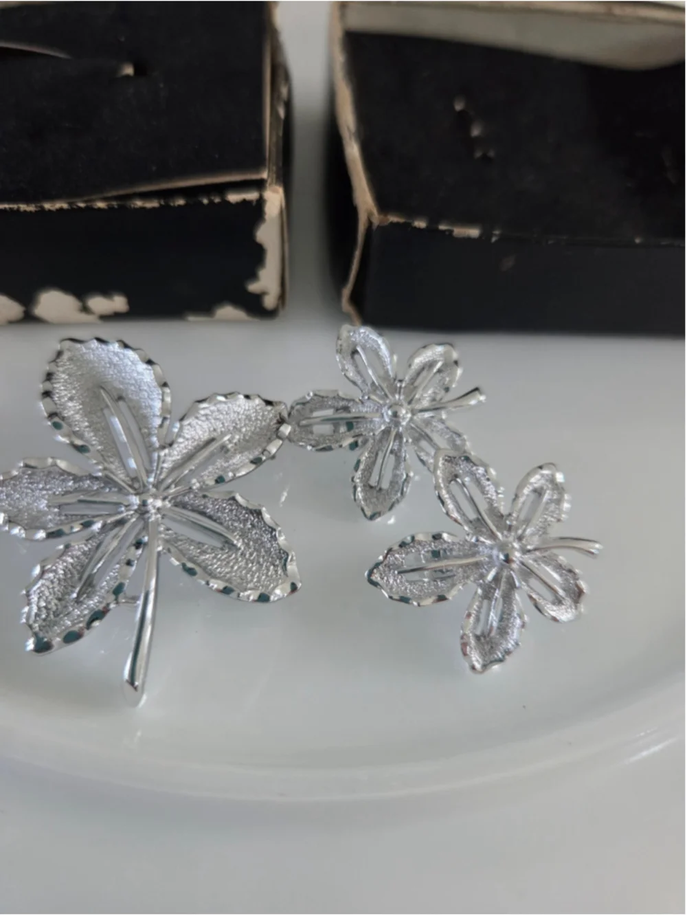 Vintage Sarah Coventry Silver Toned Brooch and Earring Set, One Size